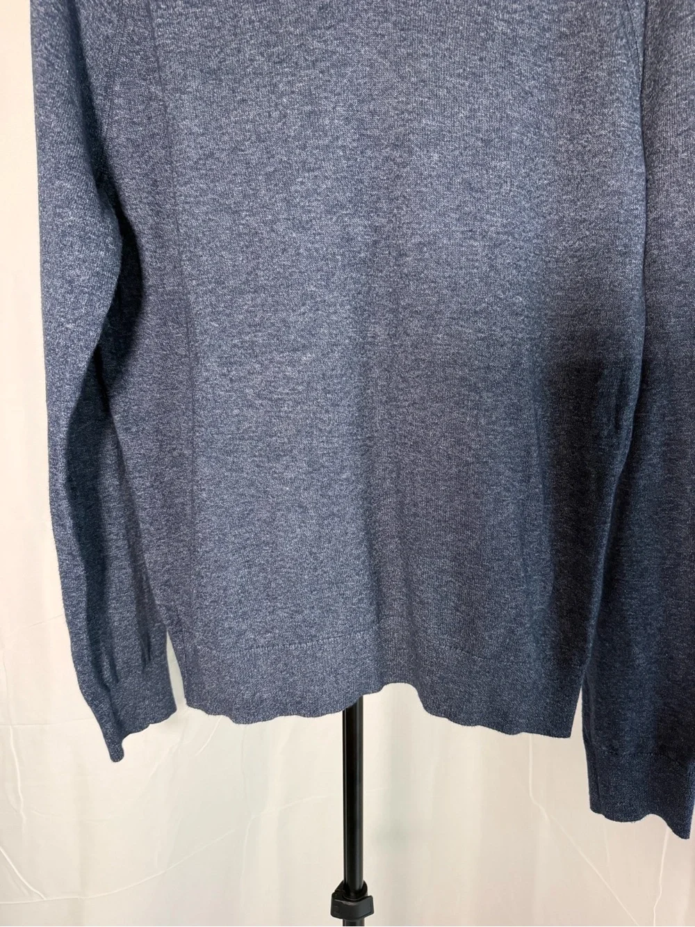 Banana Republic Men's V-Neck Sweater in Slate Blue